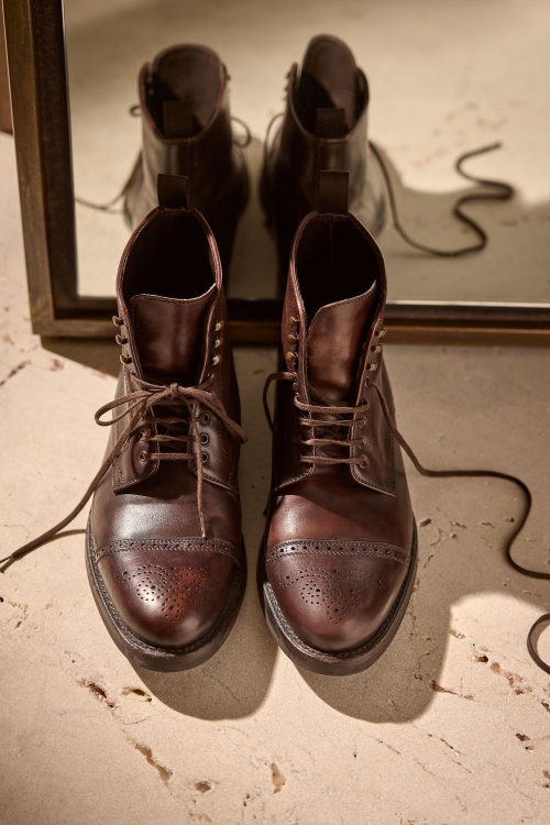 LEATHER BROGUE BOOTS