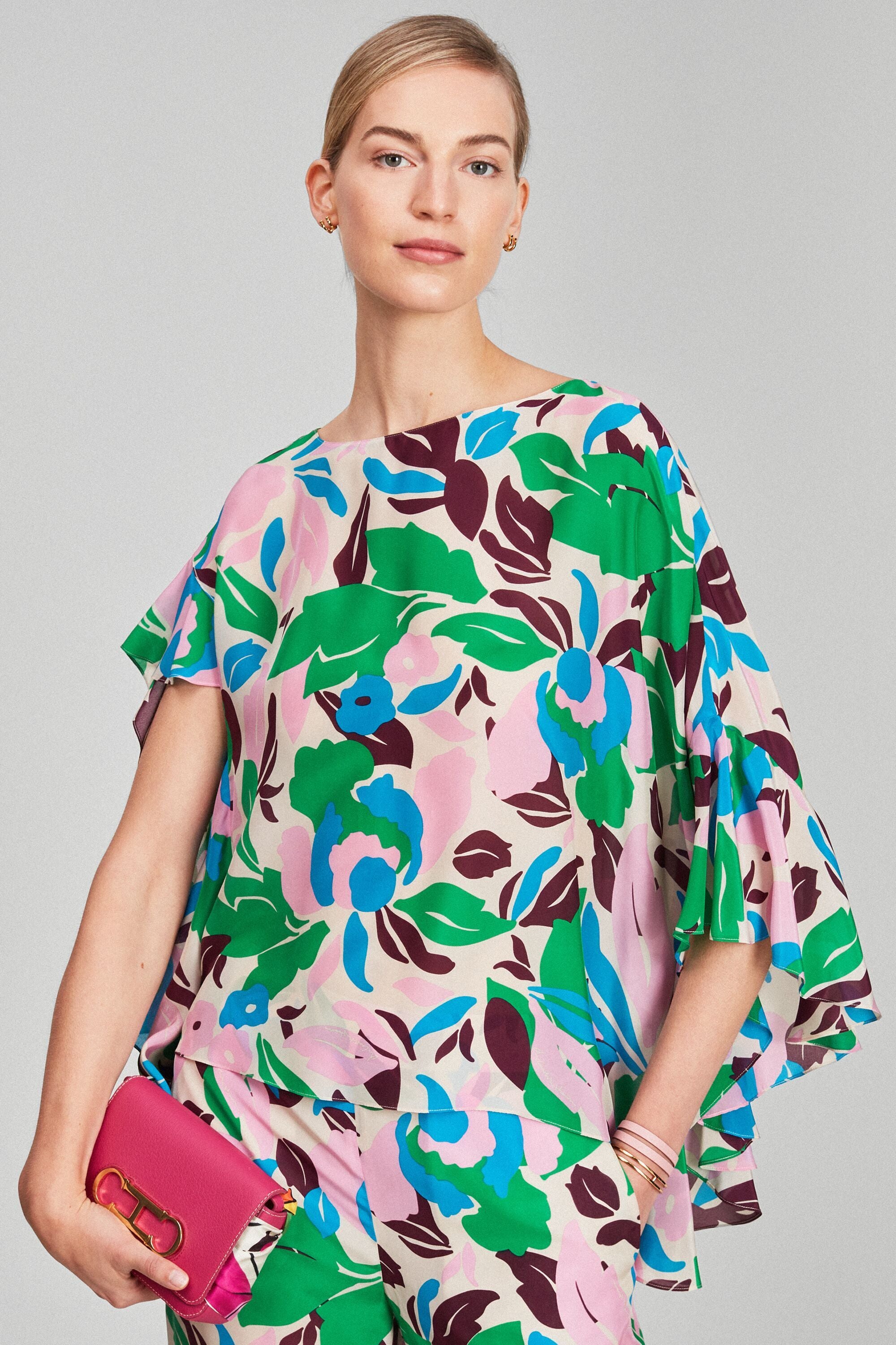 Oversized printed crepe top