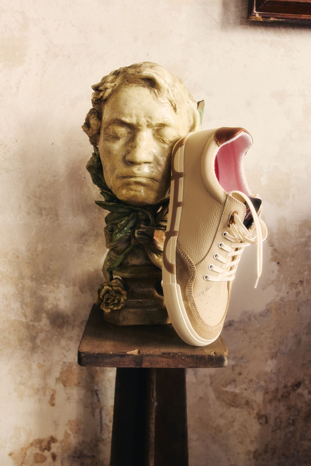 DOMA INSIGNIA LEATHER SNEAKERS