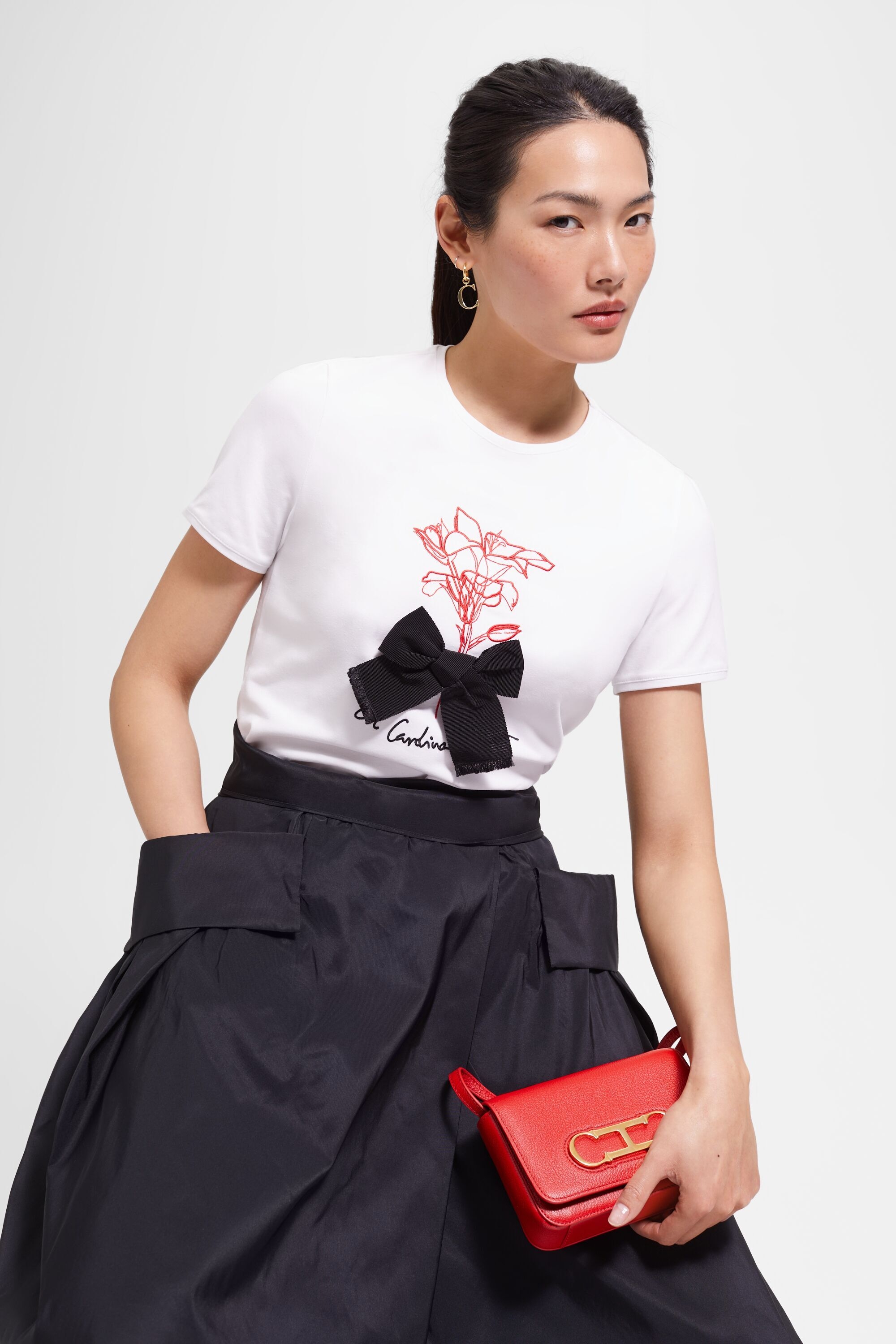 T-shirt with embroidered flower and bow
