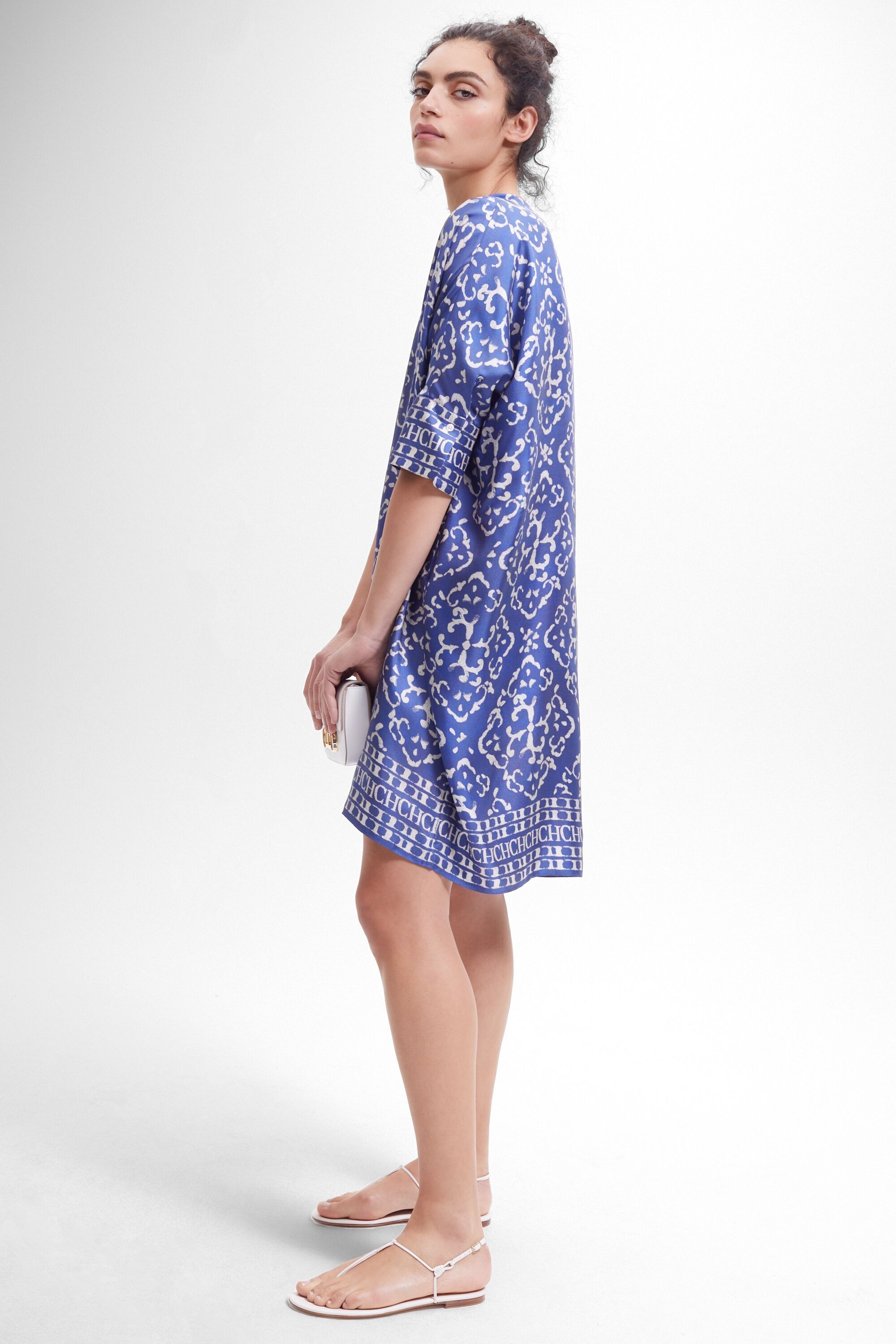 Vestido oversize de seda estampada