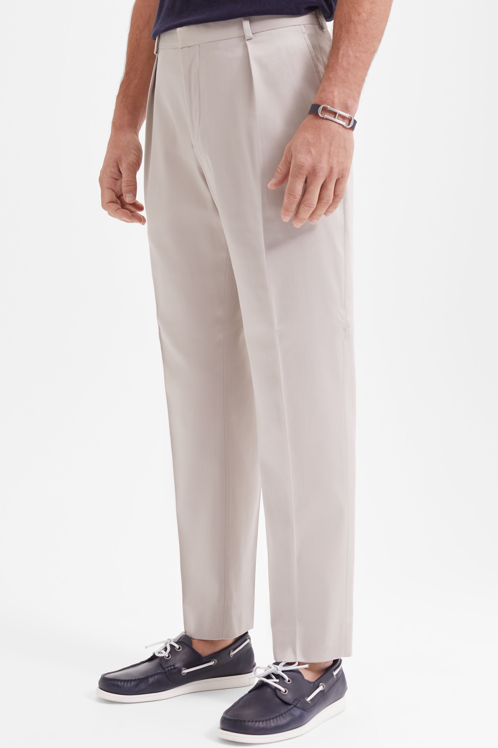 Twill classic fit pleated pants