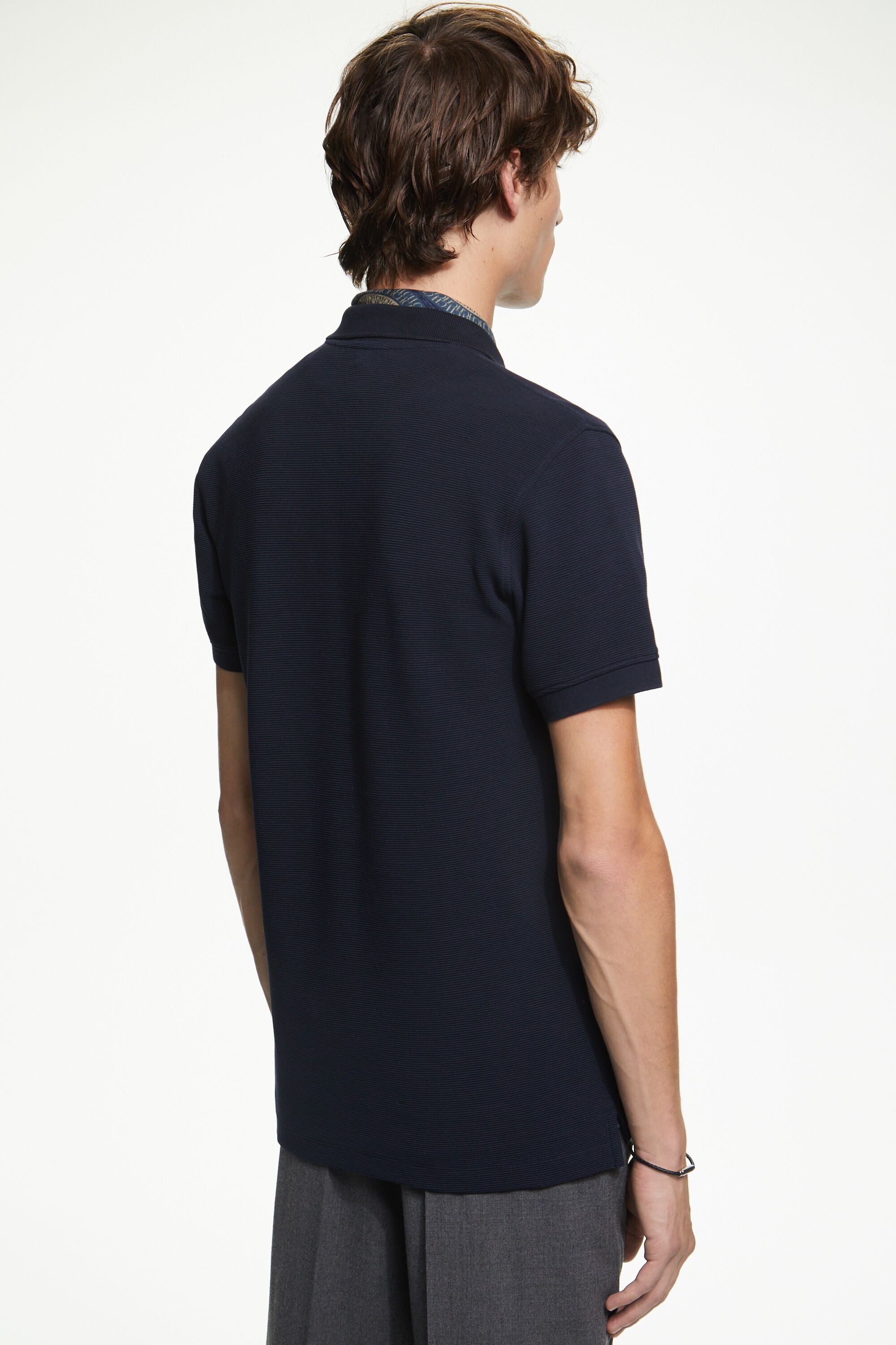 Open collar outlet t shirt