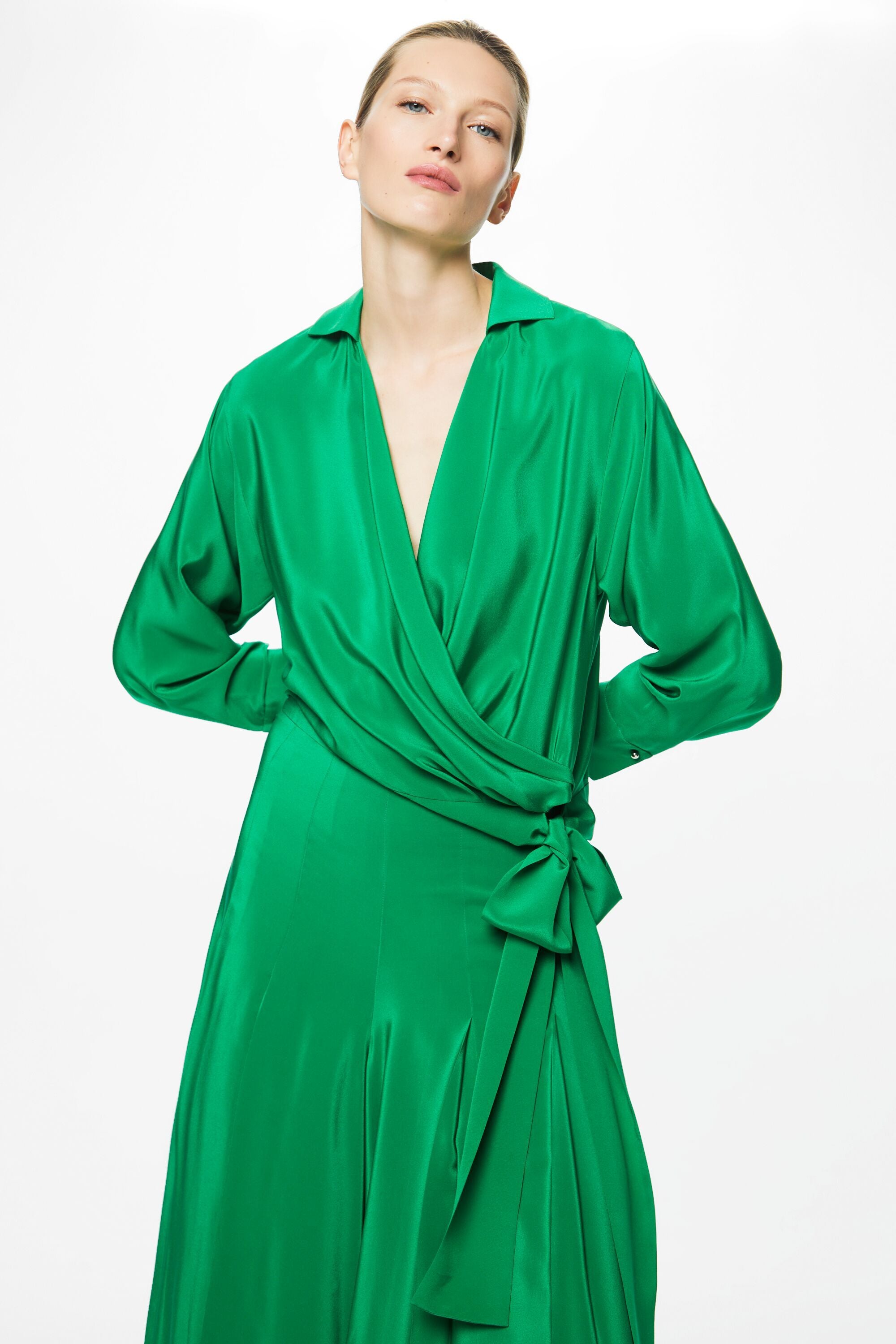 Cachecoeur crepe chine shirt with bow green - CH Carolina Herrera