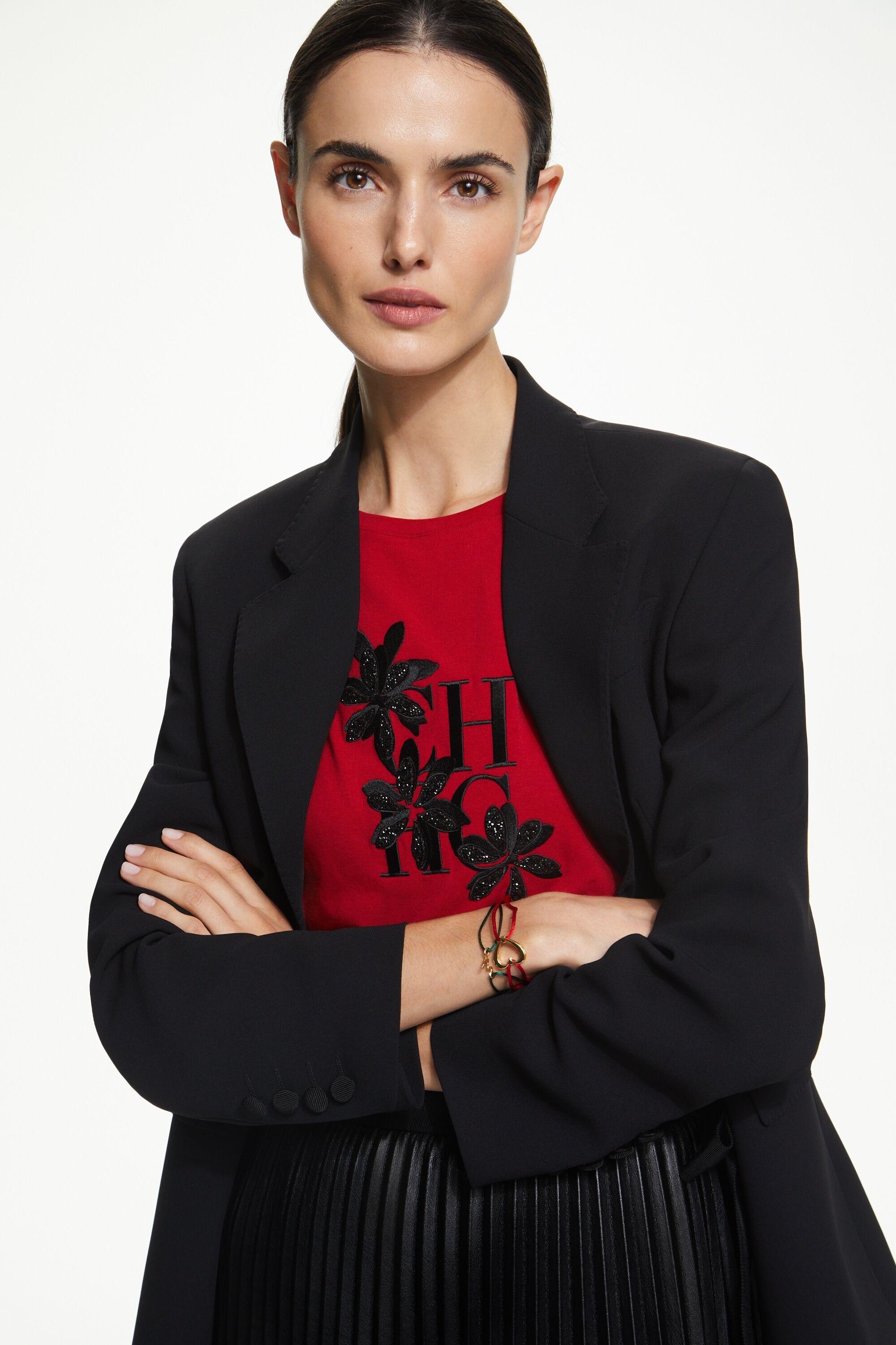 CH t-shirt with Jasmine embroidery
