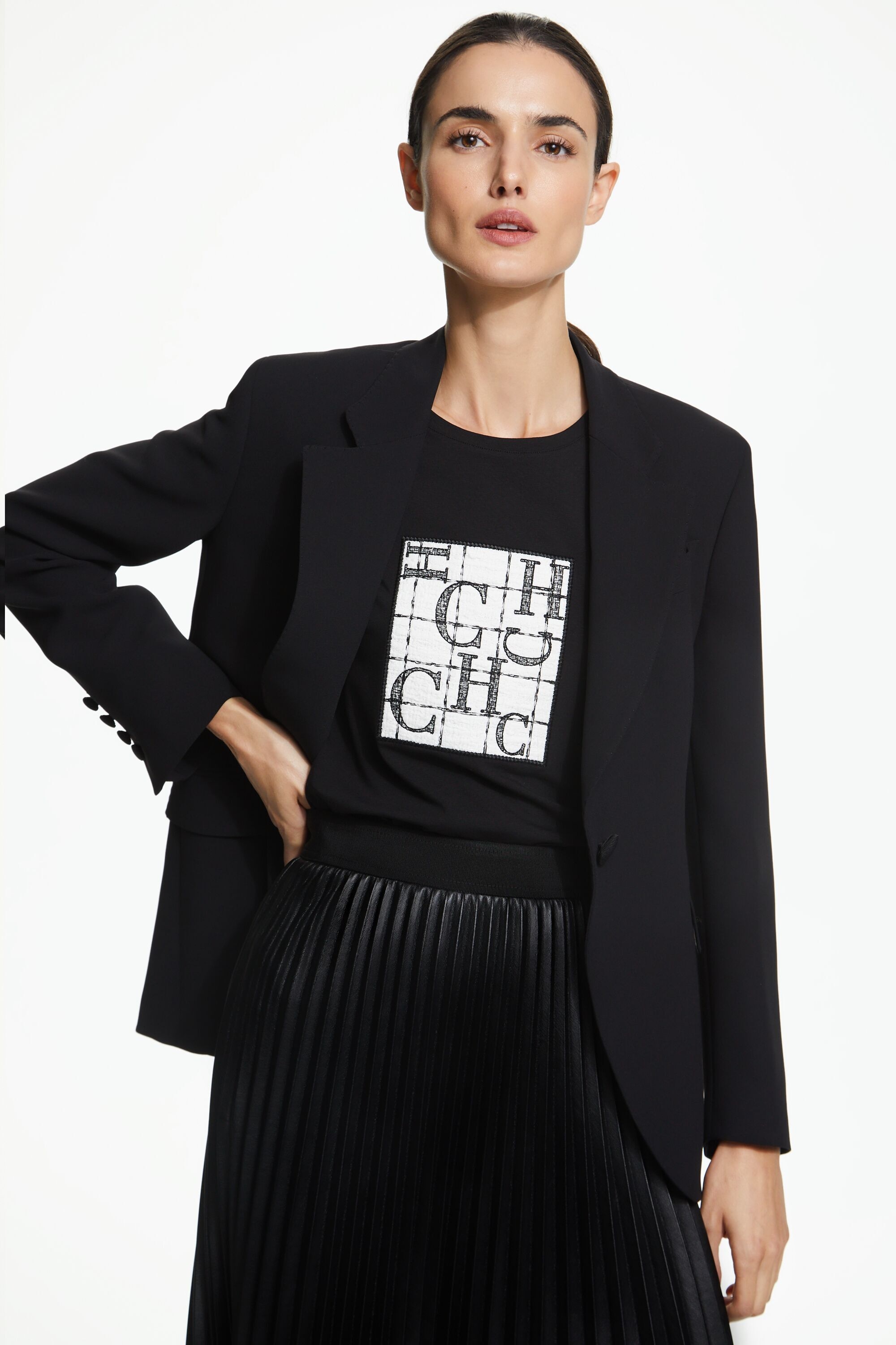 CH t-shirt with embroidery