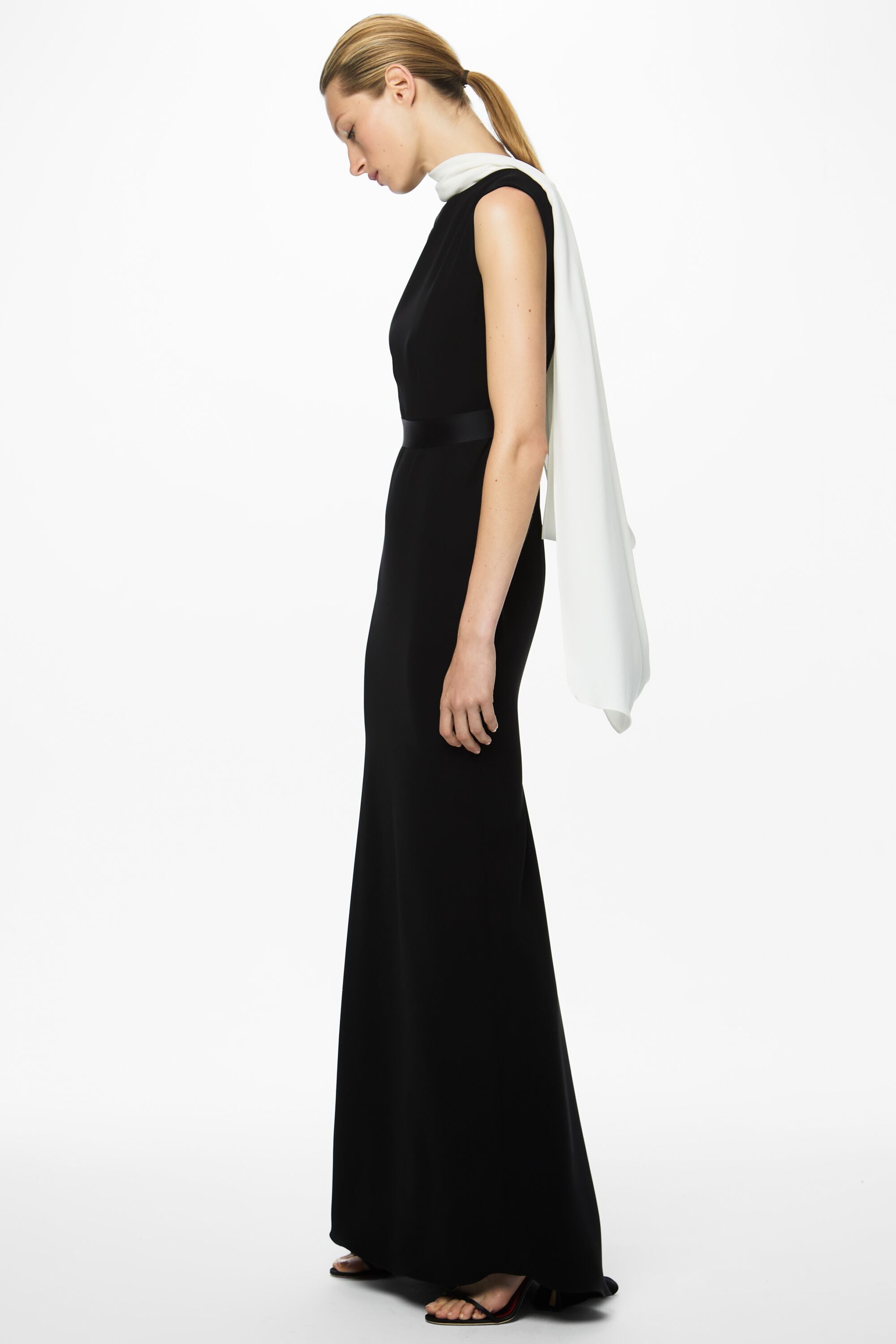 Crepe mermaid line dress with draped collar black ivory CH