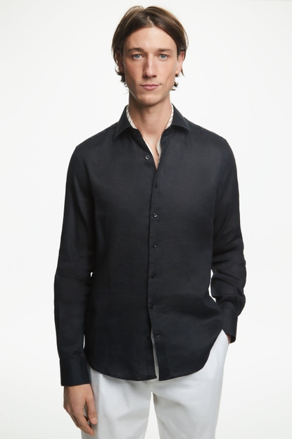 Linen shirt with spread collar