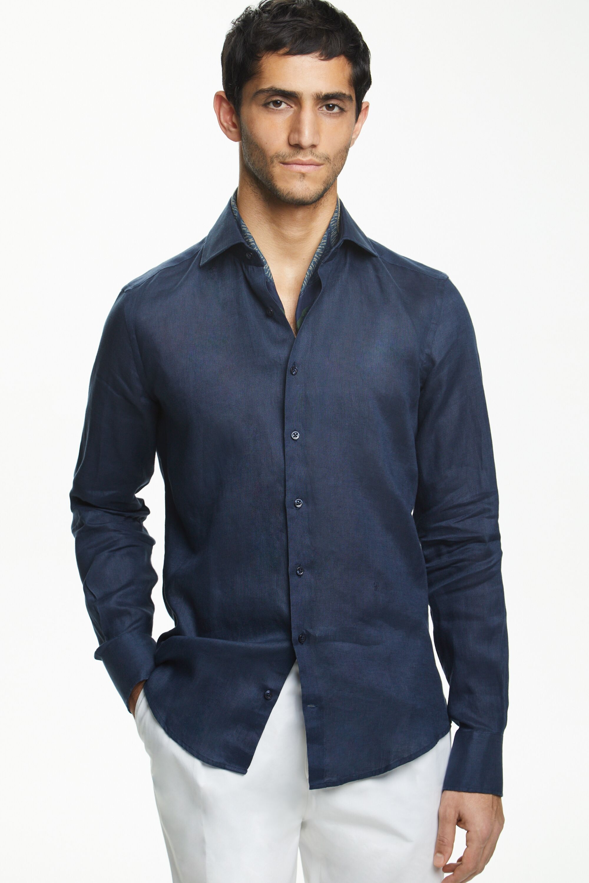 Linen shirt with spread collar