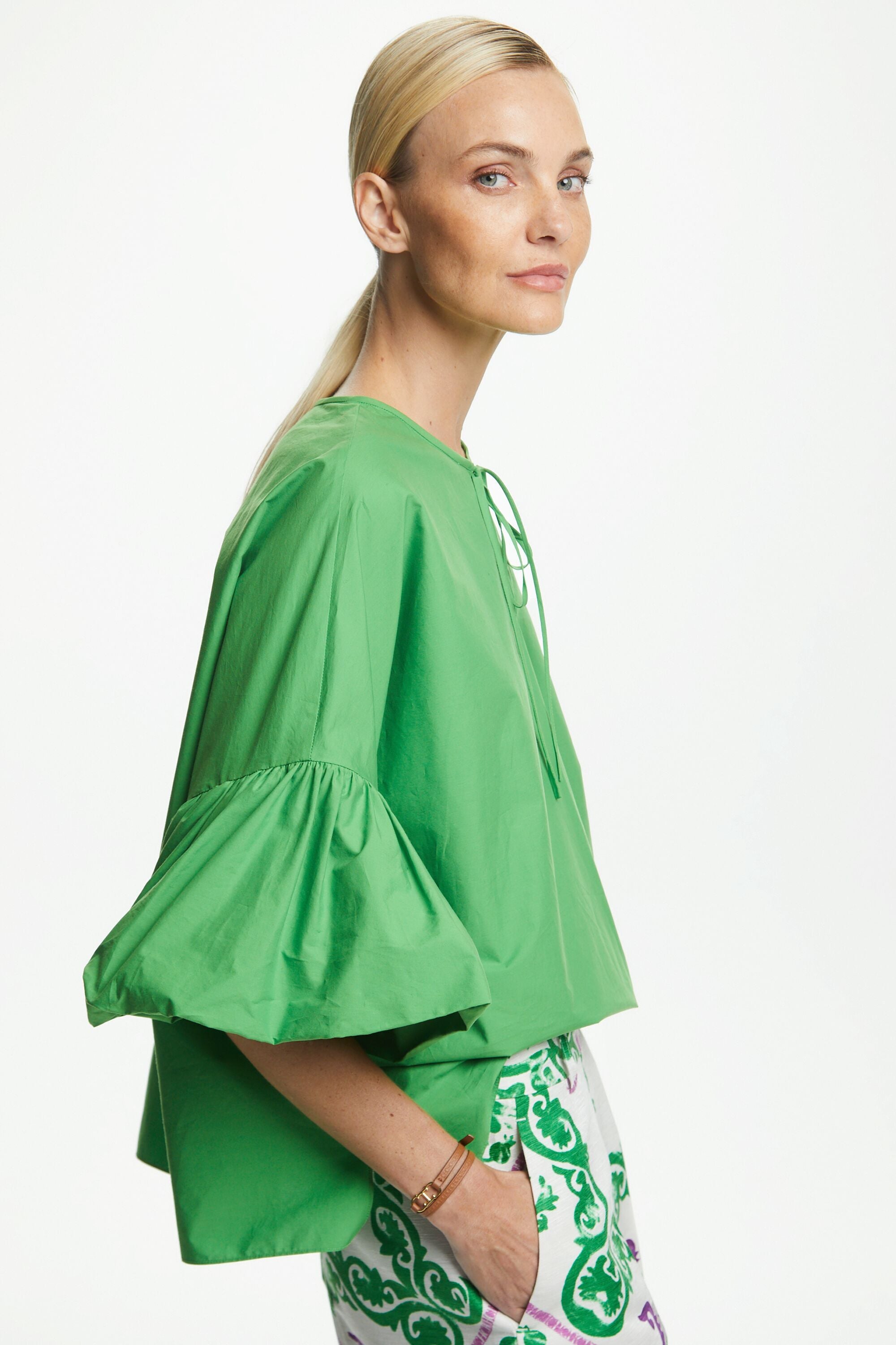 Poplin shirt with puffed sleeves