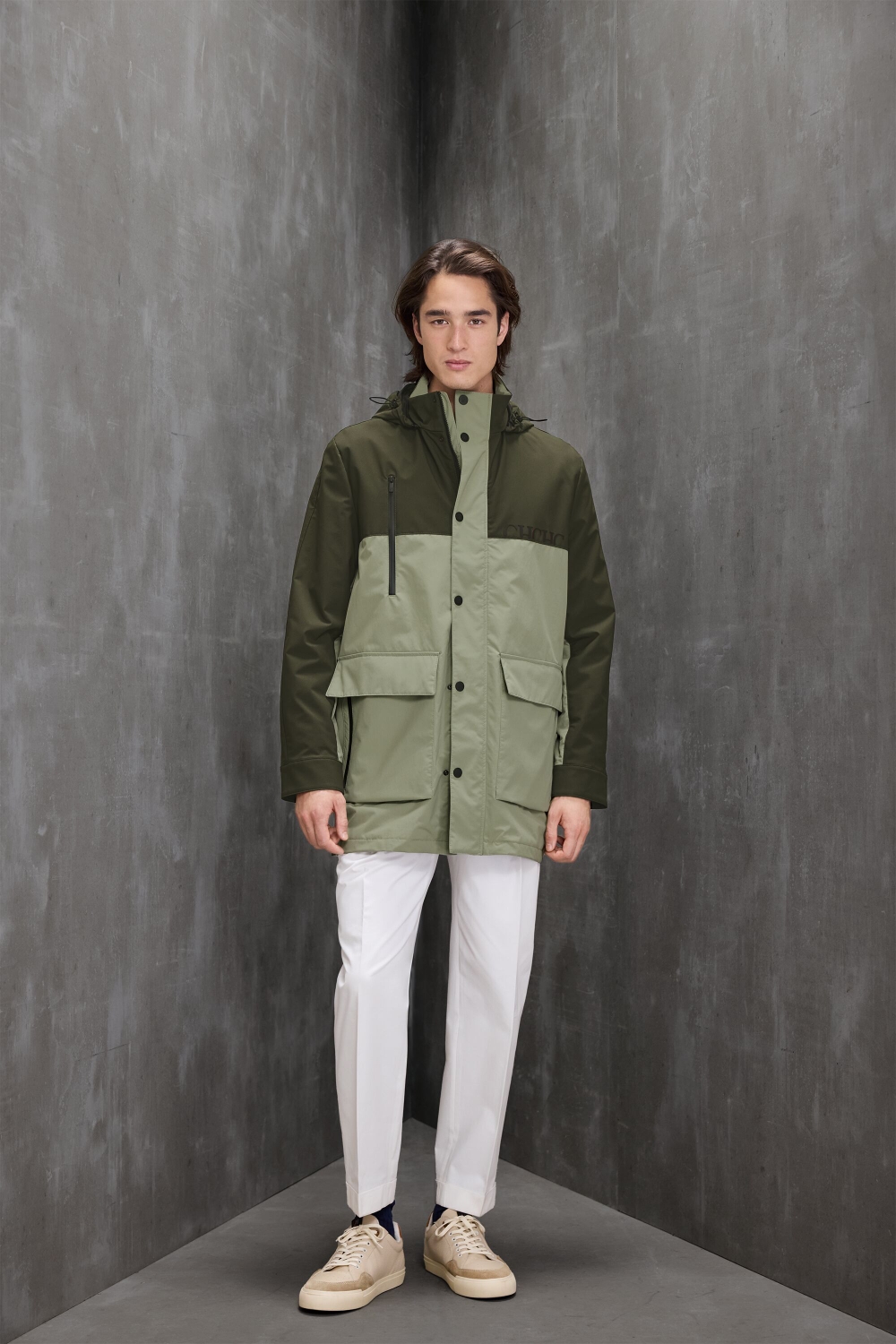 PARKA DE NYLON TÉCNICO IMPERMEABLE