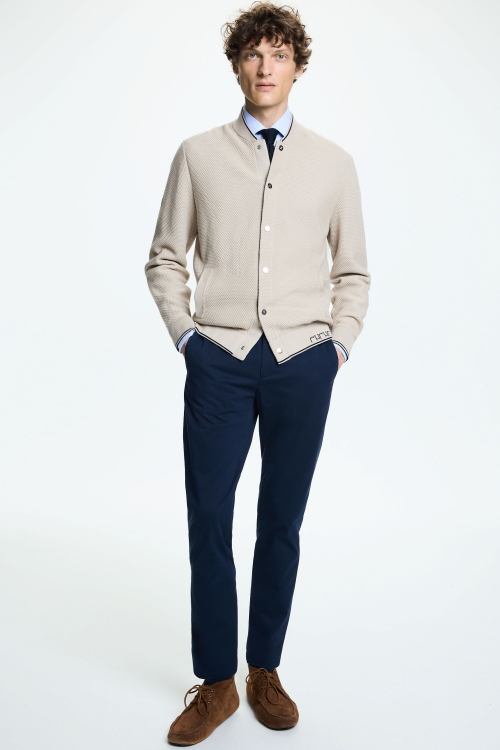 PANTALÓN CHINO SLIM FIT DE MICROSARGA DE ALGODÓN