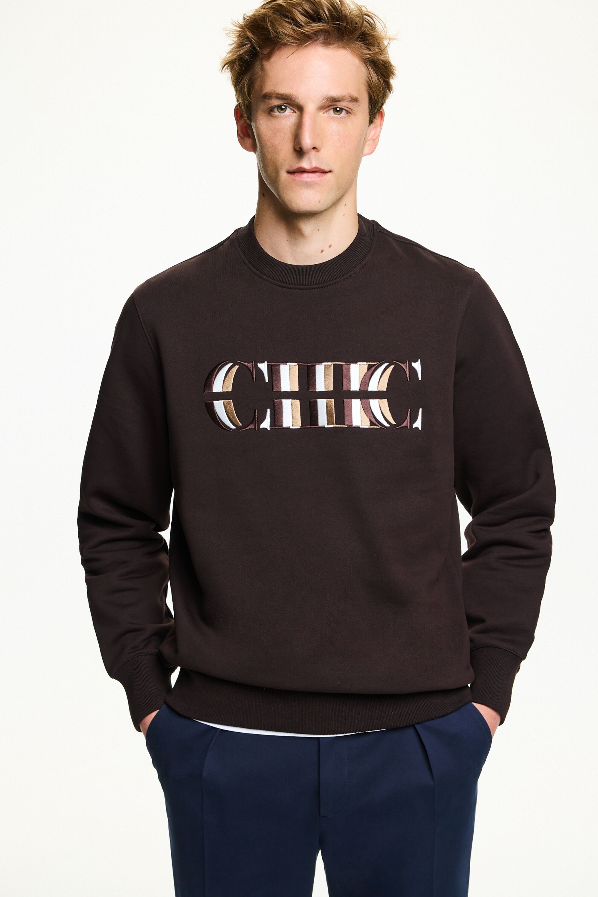 Sudadera bordado CH