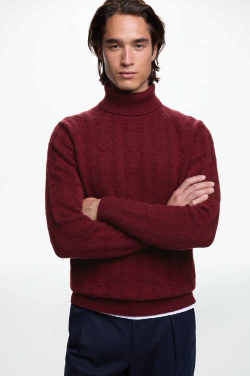 JERSEY DE LANA Y CASHMERE INITIALS INSIGNIA CUELLO VUELTO