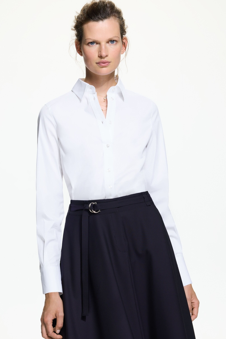 Embroidered poplin fitted shirt