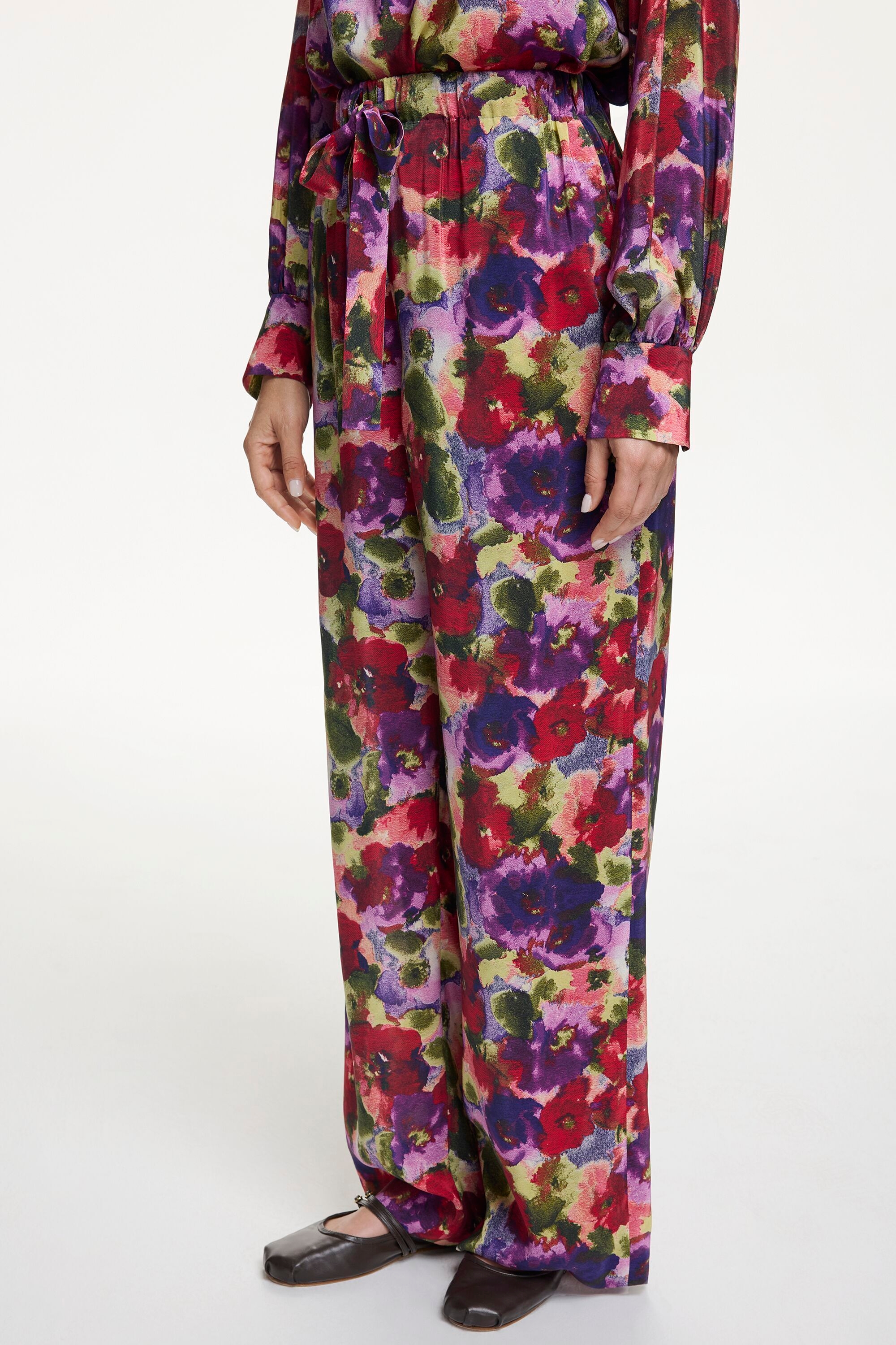 Flowery print crepe de chine pyjama-style pants