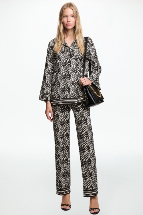 HERRINGBONE PRINT CREPE STRAIGHT-LEG PANTS