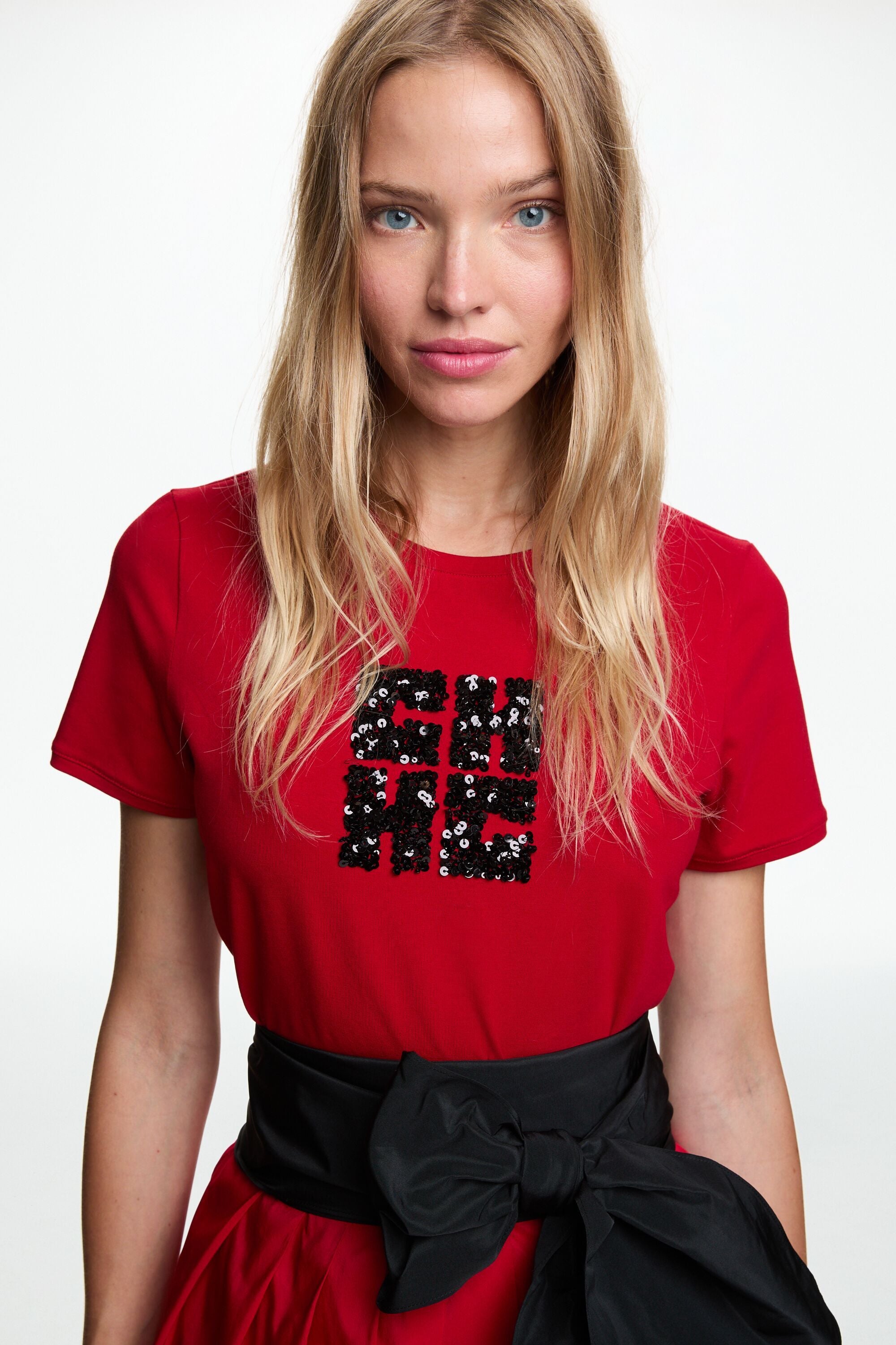 Carolina Herrera store girl tshirt