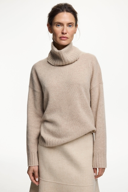 Cashmere sweater with detachable turtleneck