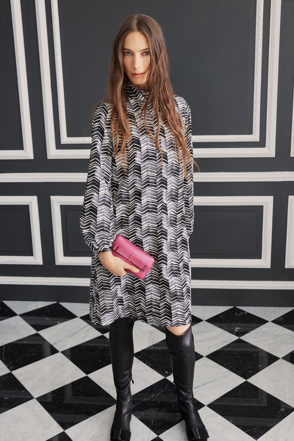 VESTIDO EVASÉ DE CREPÉ ESTAMPADO