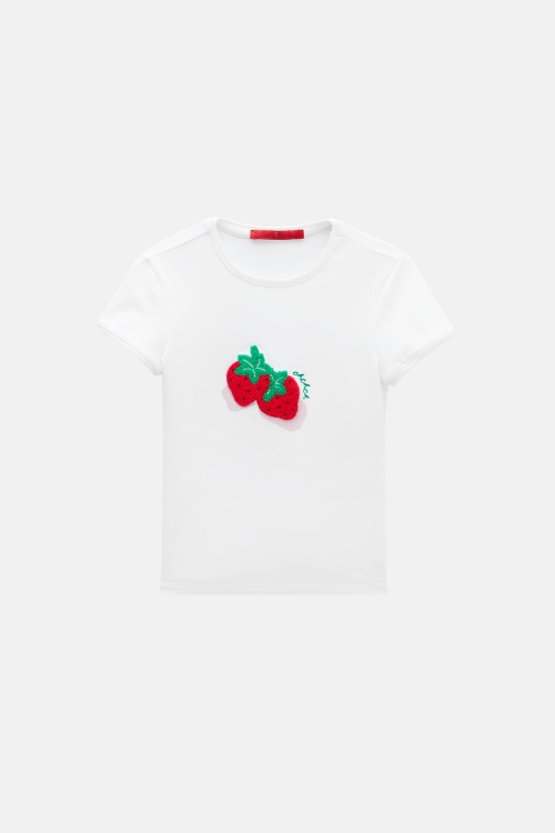 CAMISETA CON FRESAS BORDADAS