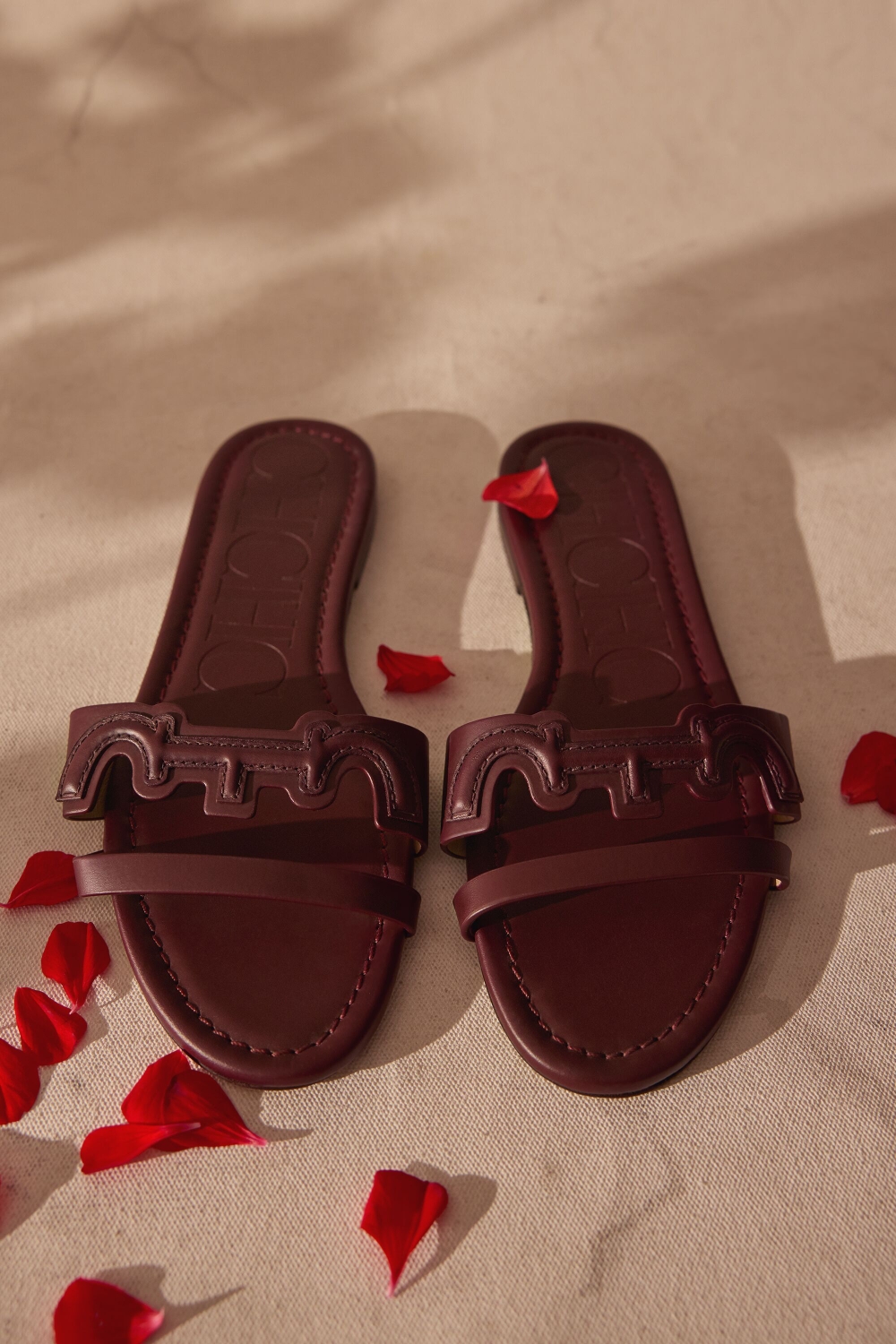 DOMA INSIGNIA LEATHER SLIDES