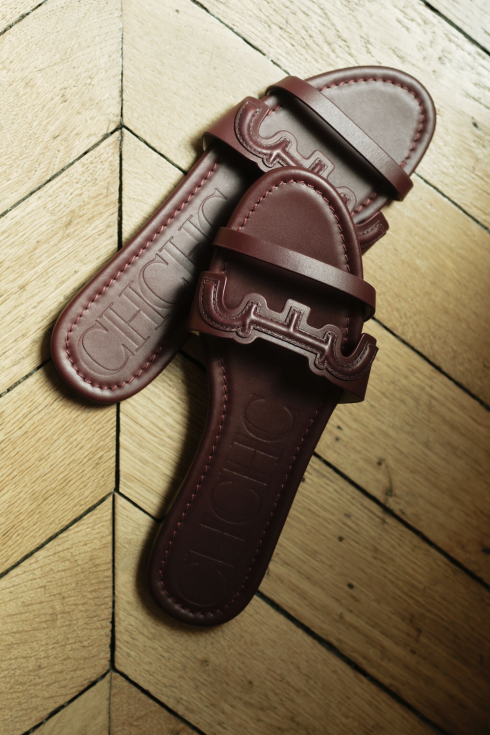 DOMA INSIGNIA LEATHER SLIDES