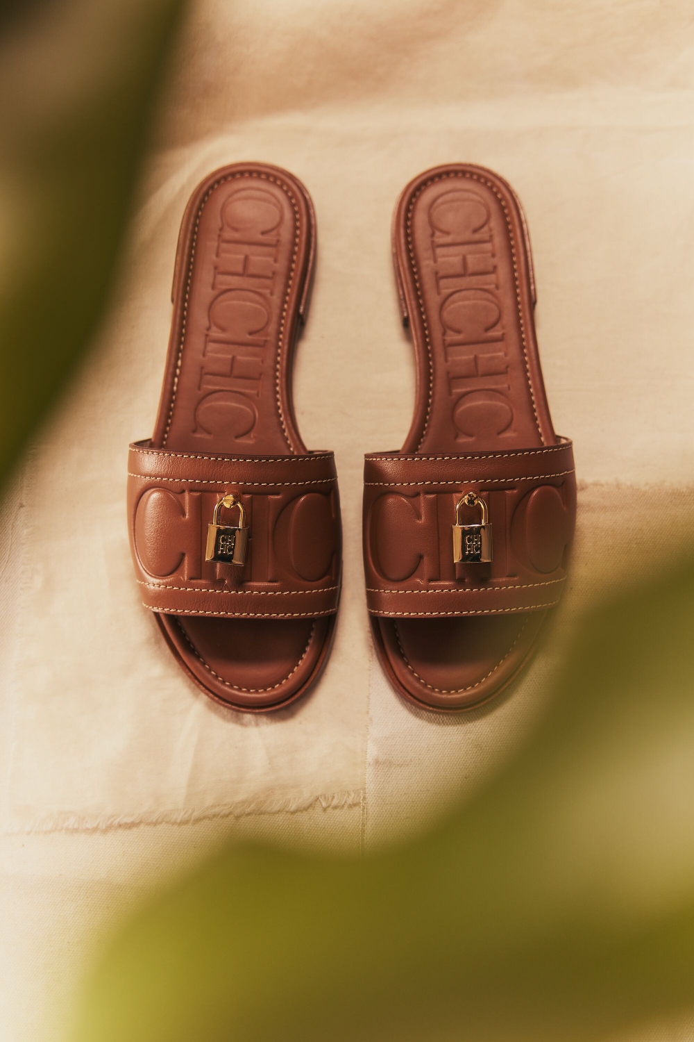 FACTORY LEATHER SLIDES