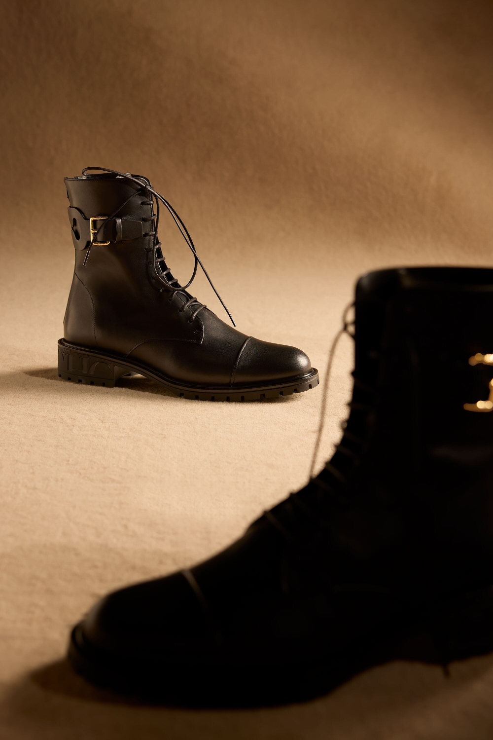 DOMA INSIGNIA CUT OUT LEATHER FLAT ANKLE BOOTS