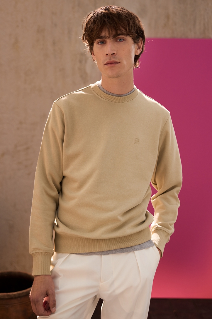 RESORT 19/19