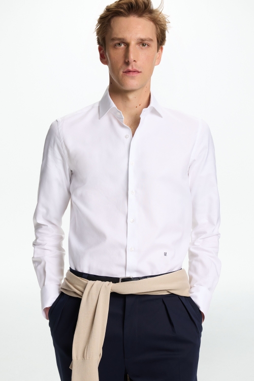 CAMISA DE ESTRUCTURA CON CUELLO ITALIANO