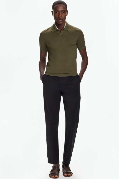 PANTALÓN CHINO REGULAR FIT DE MICROSARGA DE ALGODÓN