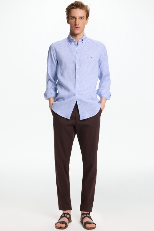 PANTALÓN CHINO REGULAR FIT DE MICROSARGA DE ALGODÓN