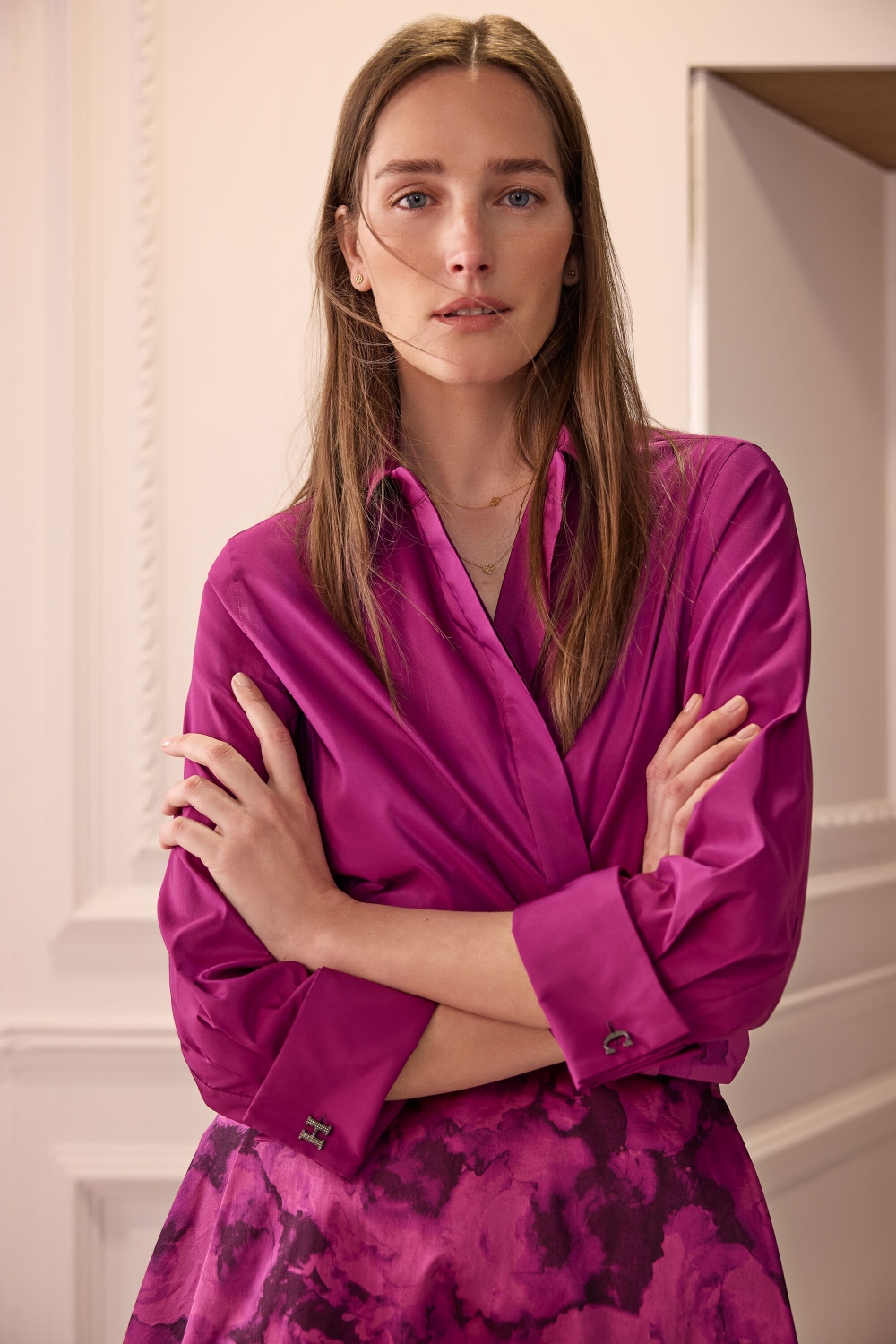 CUFFLINK-DETAILED TAFFETA FITTED SHIRT