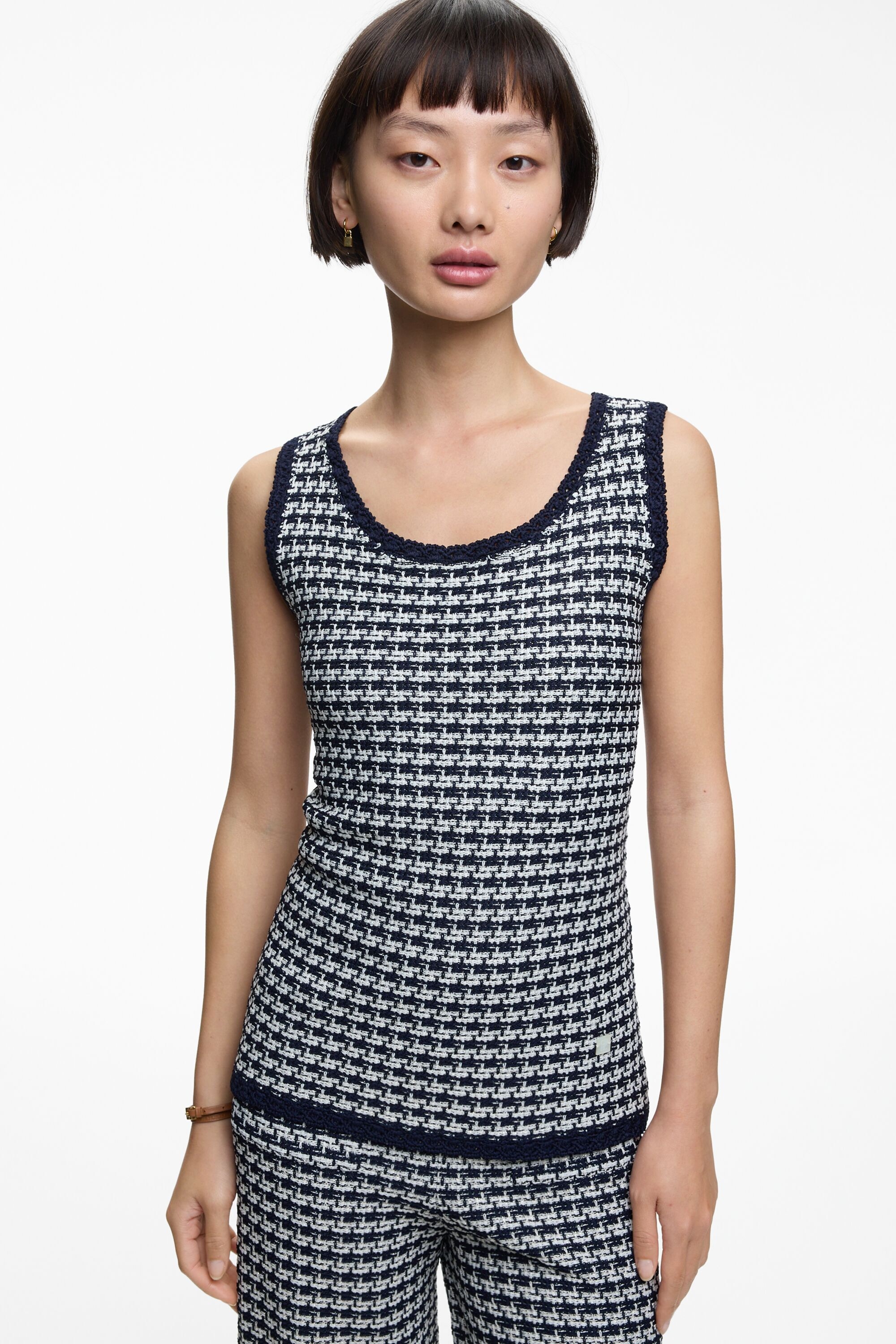 Geometric Jacquard Sleeveless Fitted Top