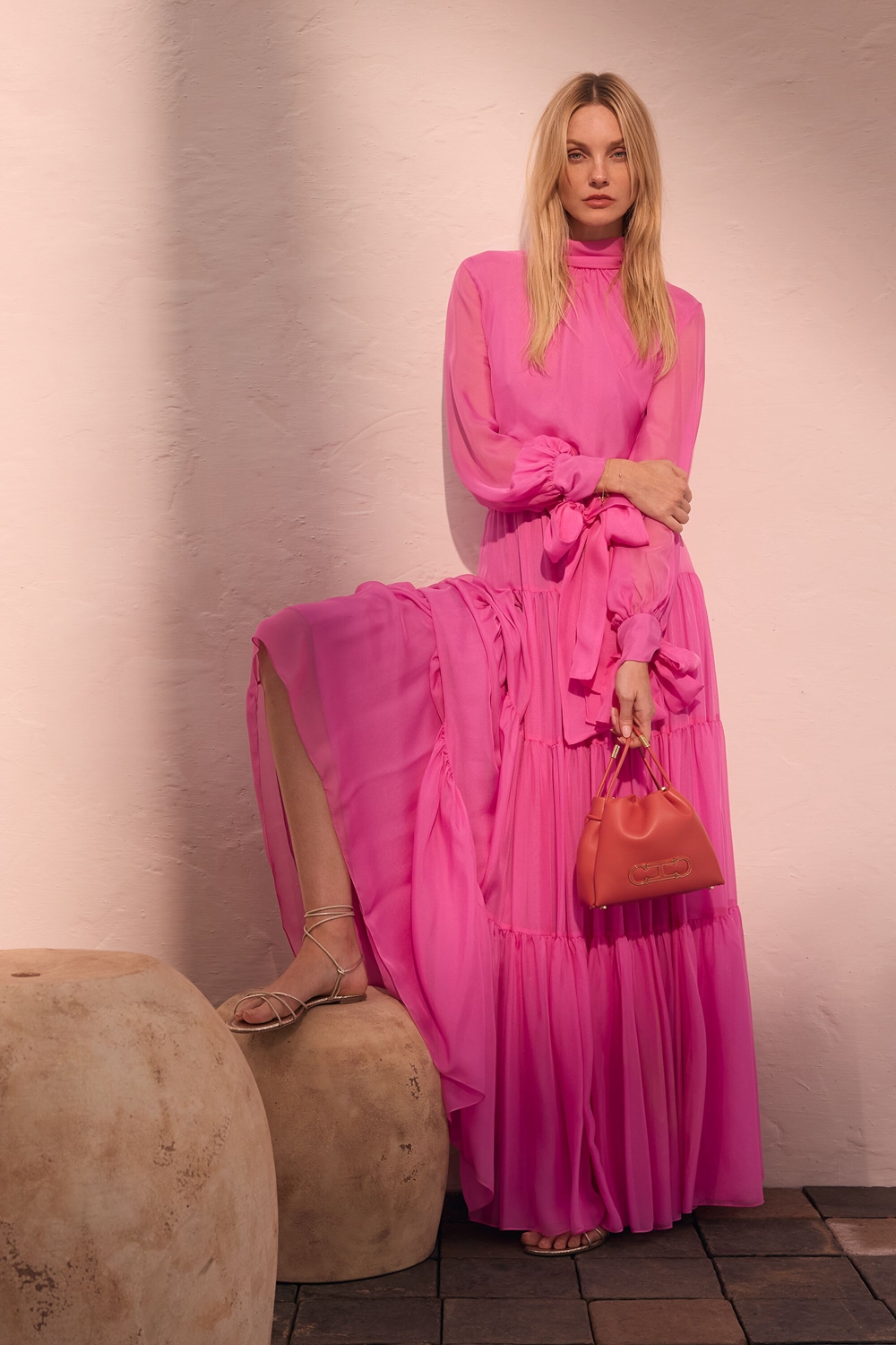 VESTIDO LARGO DE CHIFFON DE SEDA CON LAZOS