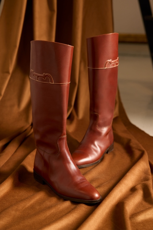 DOMA INSIGNIA LEATHER FLAT BOOTS