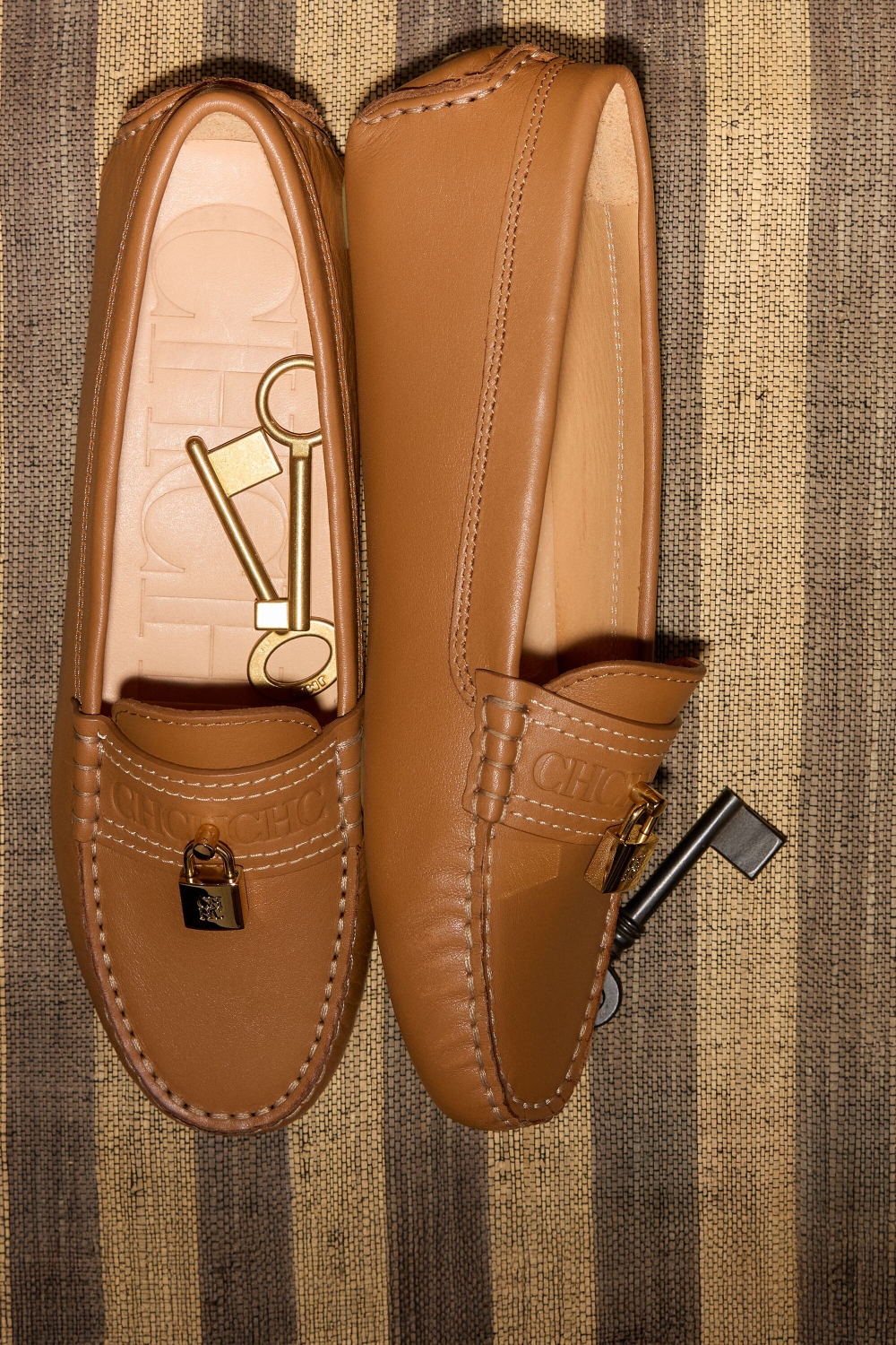 FACTORY LOCKED LEATHER LOAFERS