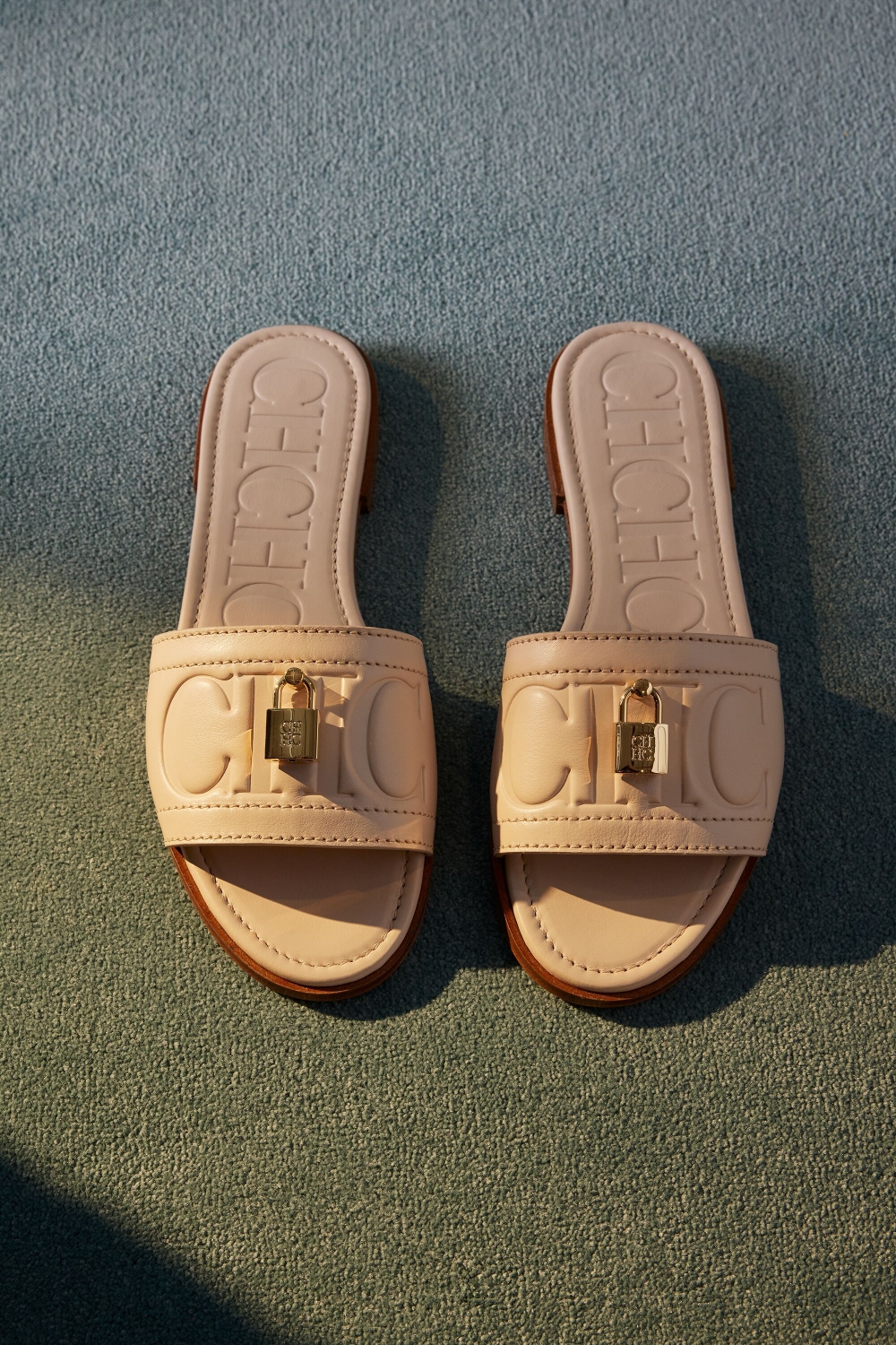 FACTORY LOCKED 45 LEATHER SLIDES