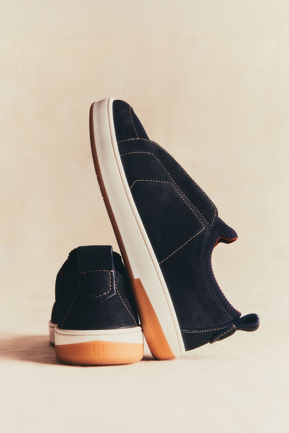 BLASÓN SNEAKER DE PIEL Y TEJIDO TÉCNICO