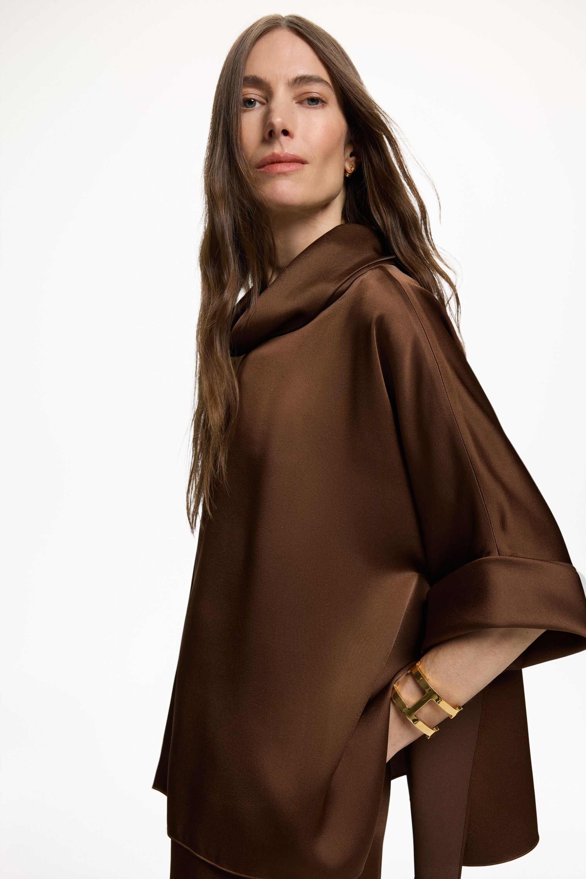 Satin Crepe Oversize Top dark camel - CH Carolina Herrera United