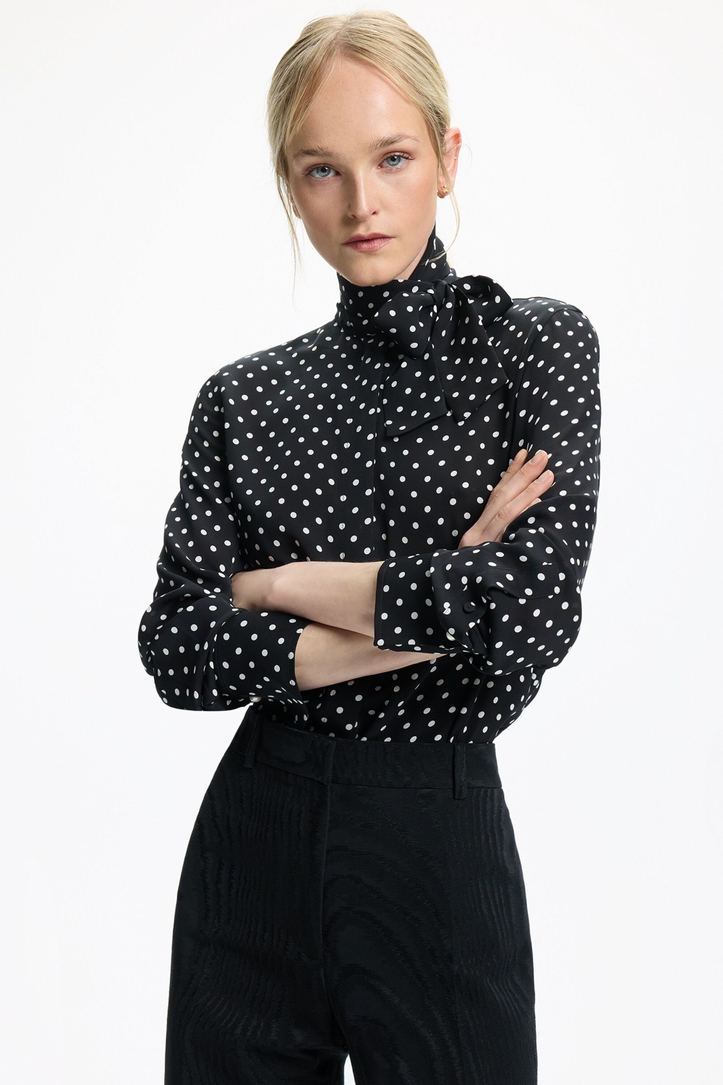 Camisa Recta de Georgette de Seda con Lazo