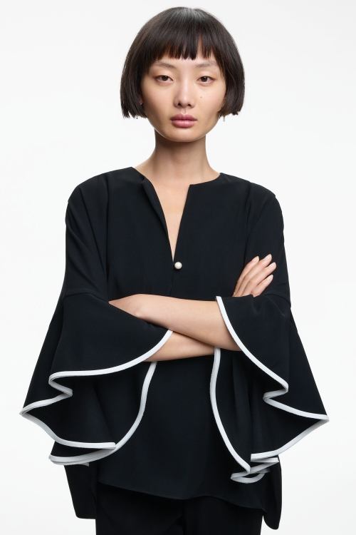 RUFFLED CREPE OVERSIZE TOP