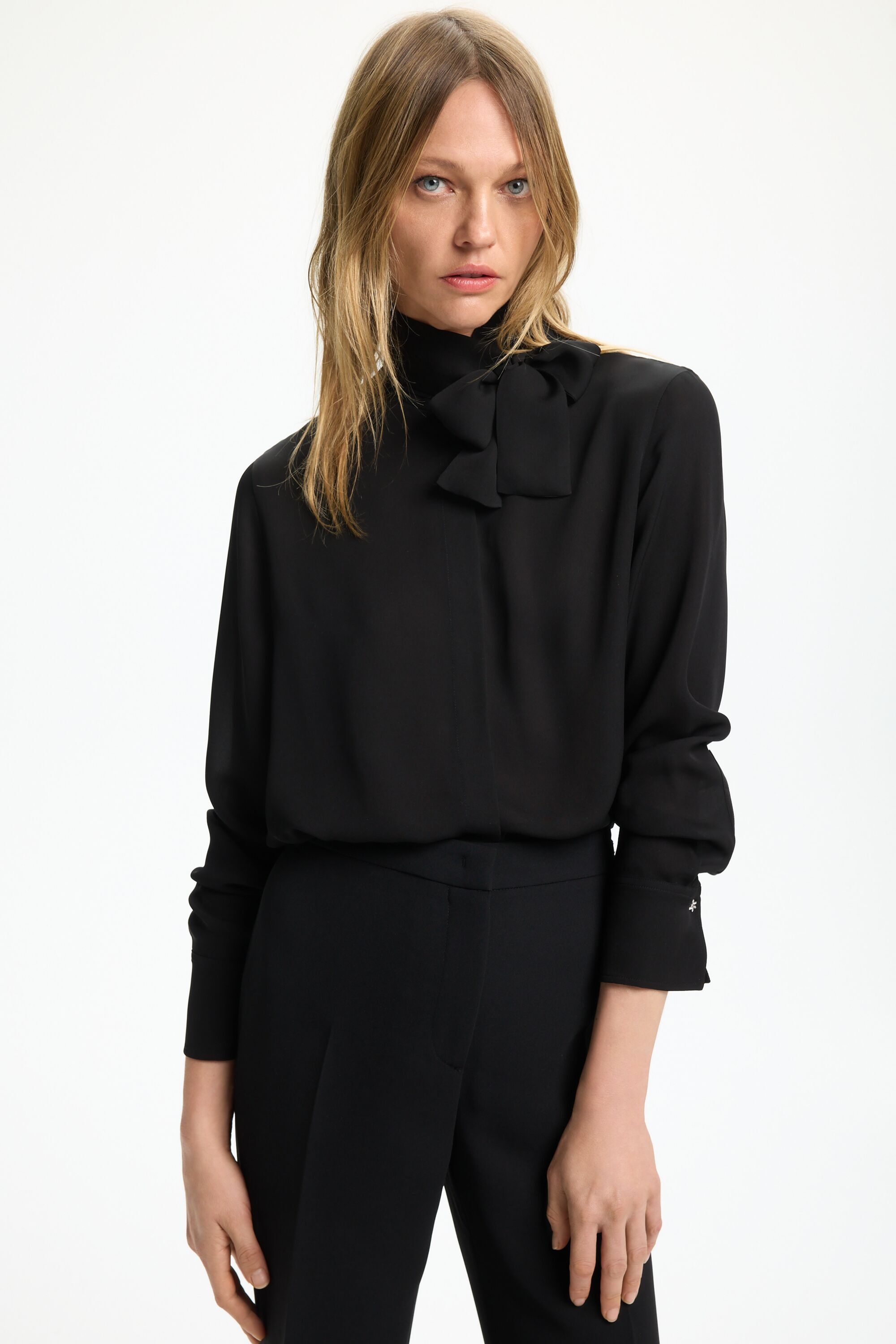 Camisa Recta de Georgette de Seda con Lazo