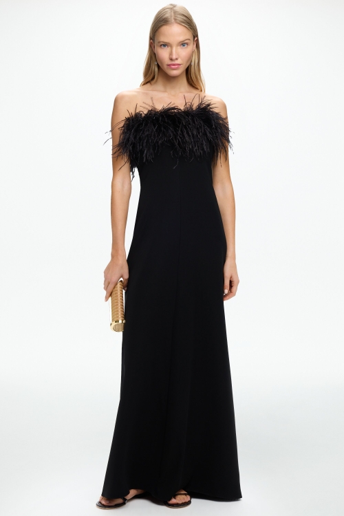 VESTIDO LARGO PALABRA DE HONOR DE CREPÉ CON PLUMAS