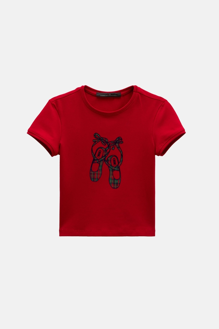 T-Shirt with CHartan Ballet Flats