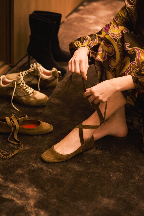 PONCHO SUEDE BALLET FLATS