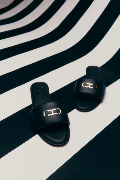 INITIALS INSIGNIA SOFT LEATHER SLIDES