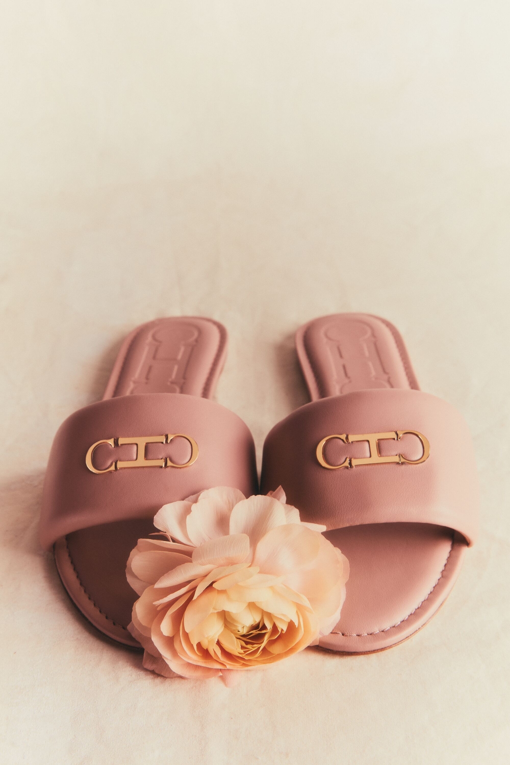 INITIALS INSIGNIA SOFT LEATHER SLIDES