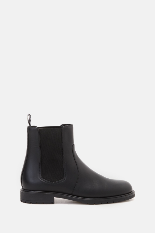 BLASÓN LEATHER FLAT ANKLE BOOTS